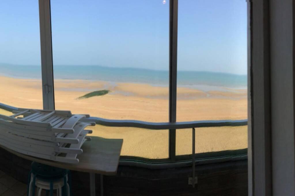 Appartement T2 Avec Vue Sur Mer Directe ! Courseulles-sur-Mer Kültér fotó
